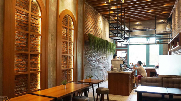 Warung kopi modern dengan desain futuristik